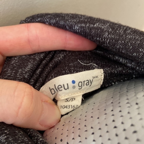 𝅺𝅺⭐️2 FOR $20⭐️ BLEU GREY Cowl neck long sleeve top Small - Picture 6 of 6